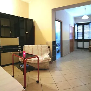 Via Giovanni Travaglia, Free Space Alloggio in famiglia